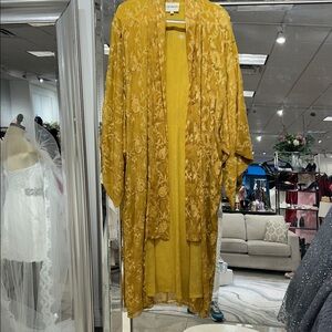 V.DE.VINSTER. Elegant Mustard Yellow Organza & Silk Embroidered Kimono
